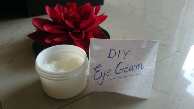 DIY collagen boosting eye cream